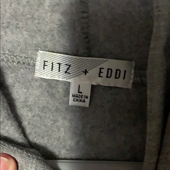 Cropped Buckle Sweatshirt - Picture 2 of 2